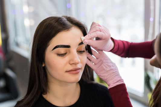 Guia Completo para Aplicação de Henna nas Sobrancelhas